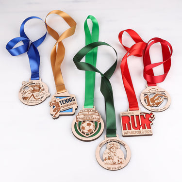 Médaille en bois sur mesure (à deux couches avec fond coloré)