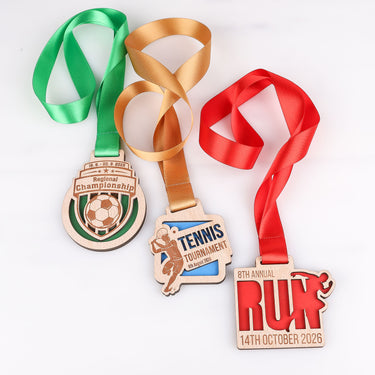 Médaille en bois sur mesure (à deux couches avec fond coloré)