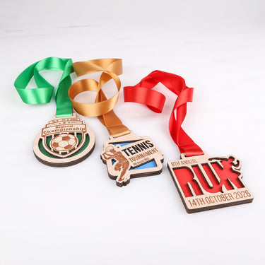 Médaille en bois sur mesure (à deux couches avec fond coloré)