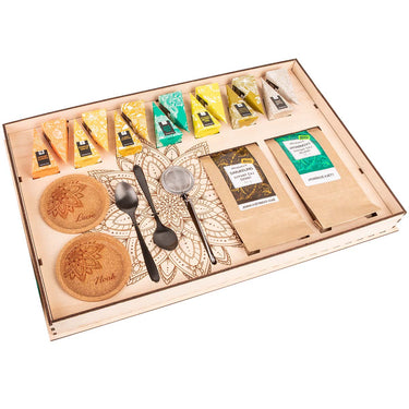 Ensemble à thé PREMIUM dans un coffret en bois avec un motif sur mesure 